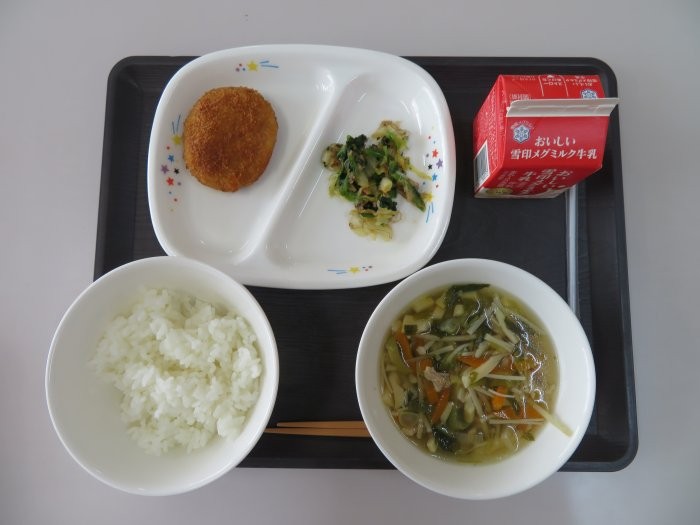 220412　給食２.jpg